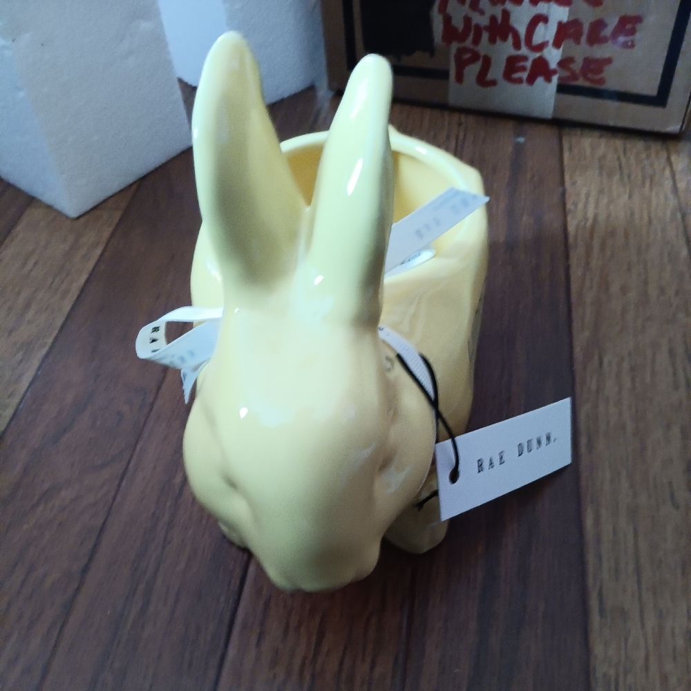 NWT EASTER HIPPITY HOP EASTER BUNNY. YELLOW. CROSS POSTED.